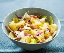 Salade d'endives pomme noix lardons Maison
